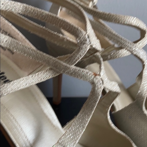 Nude/ cream coloured high heels - Picture 4 of 4